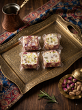 Nougat med pistagenötter, granatäpple smak och ros