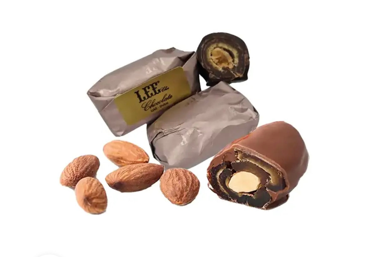 LEE mörk choklad fylld med dadlar och mandlar